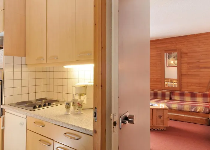 2 Pieces 5 Pers. Au Coeur De La Station Avec Balcon Et Piscine - Fr-1-181-1030